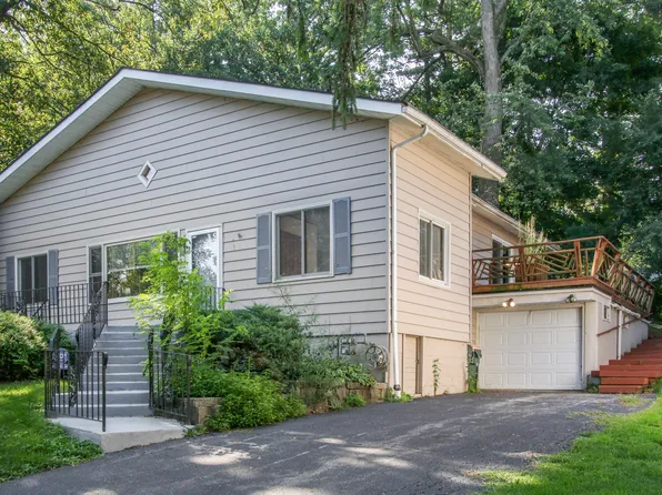 519 Sunset Valley, Twin Lakes, WI 53181