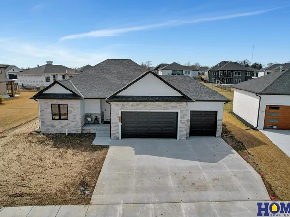 9657 Toma Rd, Lincoln, NE 68526