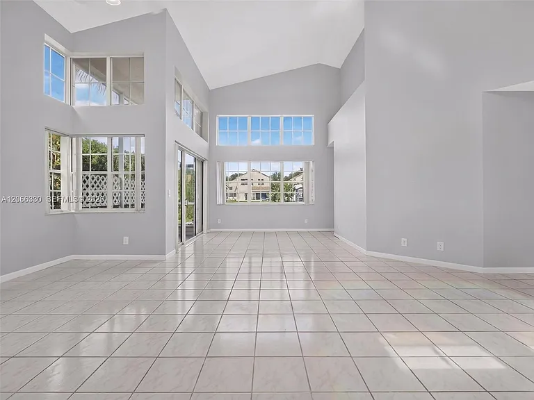 1520 Seabay Rd — Photo 38