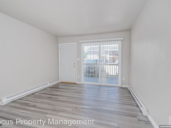 2nd image of 1316 Honeysuckle Ln #304