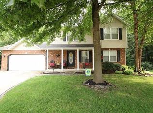 1551 Fairoaks Dr, Troy, IL 62294