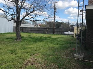 4566 Bates Ln, Burton, TX 77835