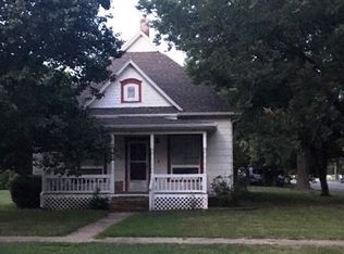 222 S Oak St, Whitewater, KS 67154