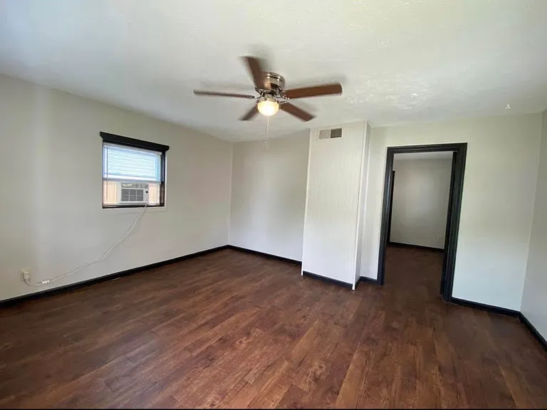 918 Charles Ave #A — Photo 2
