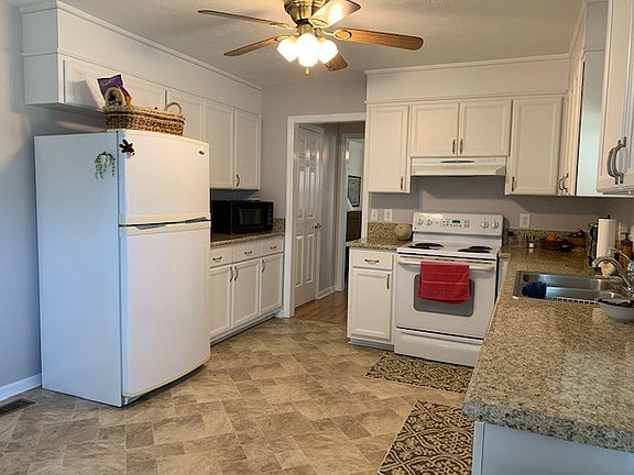 5th image of 109 Bradwood Dr