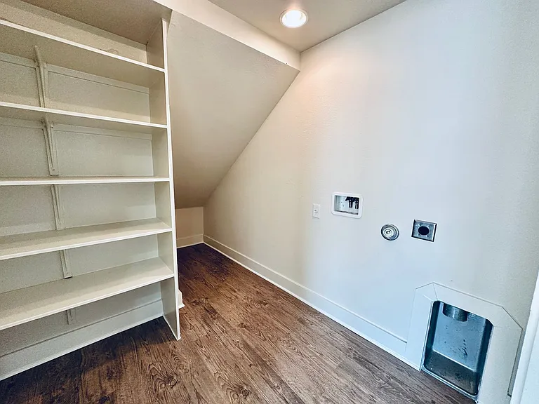 2216 Creekside Ln — Photo 10