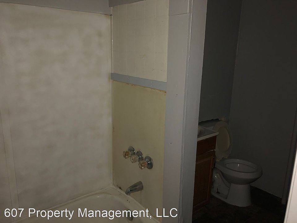 1st image of 202 Oak Hill Ave #3