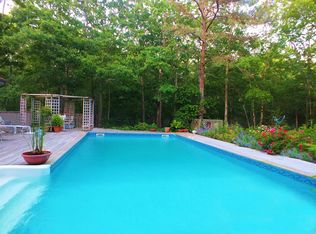 43A Old Squires Rd, Hampton Bays, NY 11946