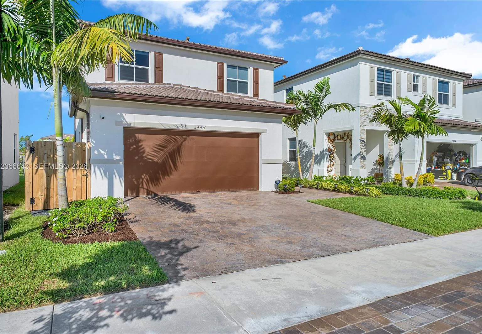 4 bed, 2.5 bath, 2190 sqft, $3,995 — Photo 1