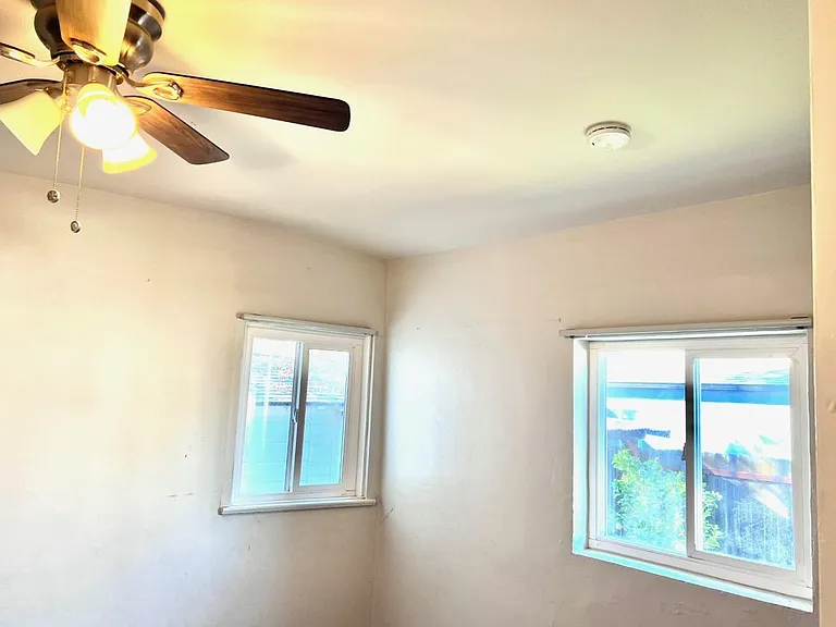 3206 Nile St — Photo 9