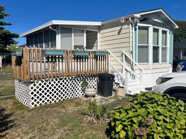 4 Joseph St, East Wareham, MA 02538