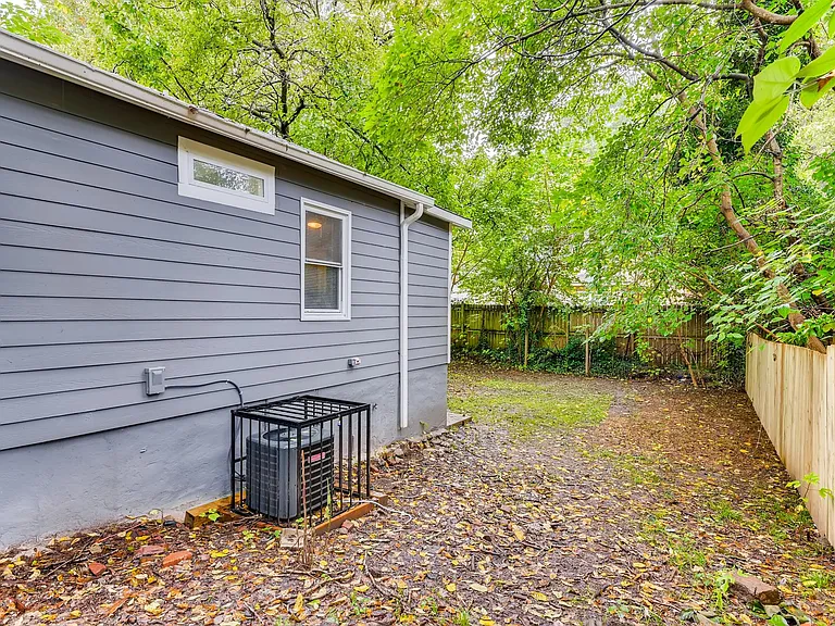 1089 McDaniel St SW — Photo 24