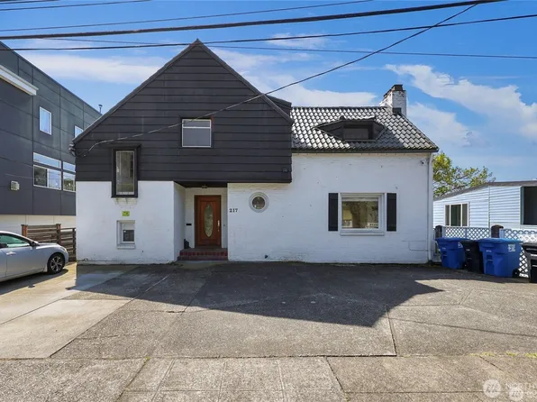 215 W Kinnear Place, Seattle, WA 98119