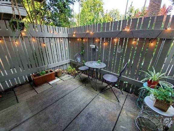 3rd image of 103-2564 Walnut Blvd #103