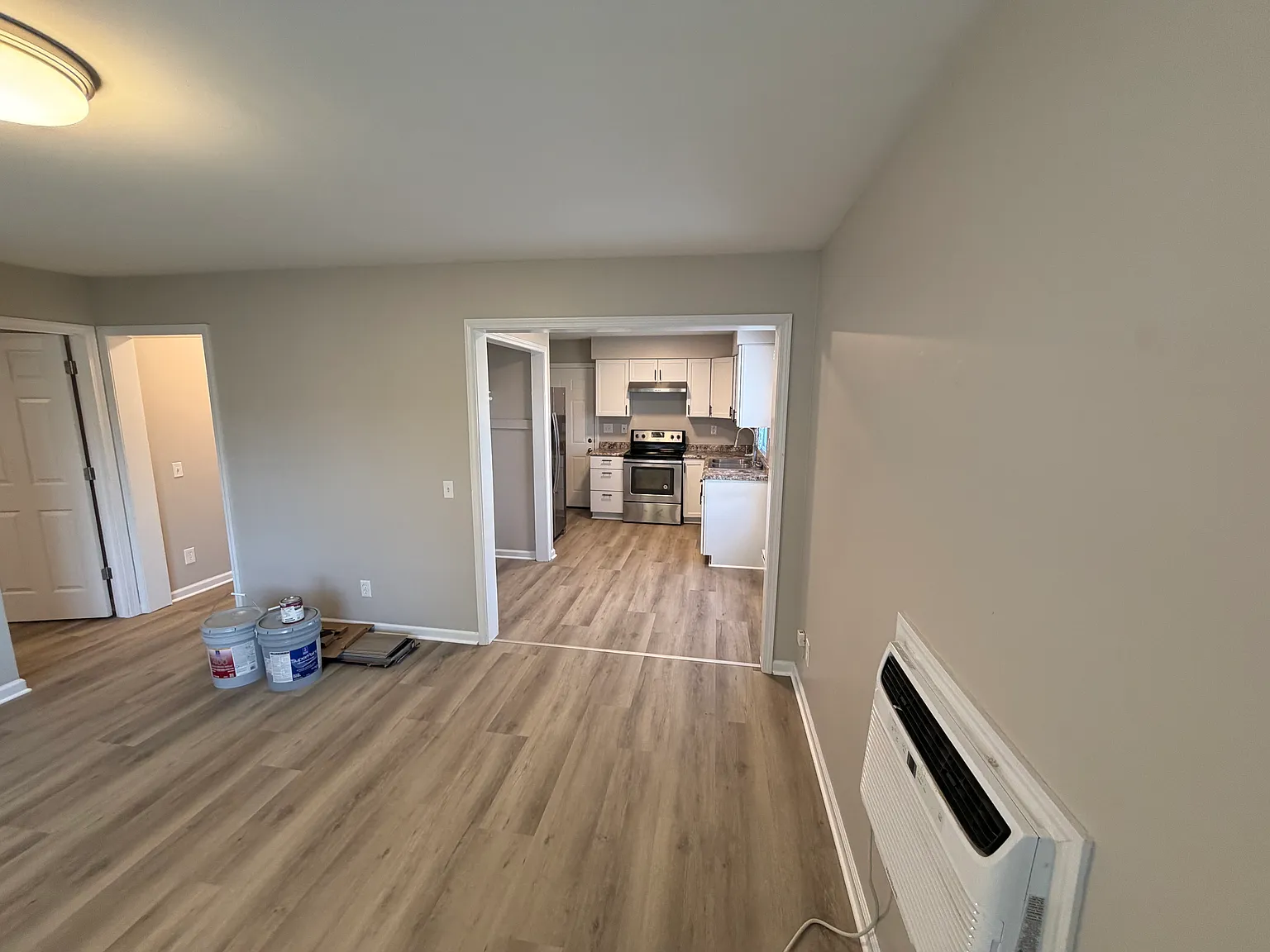 2 bed, 750 sqft, $1,200 — Photo 2