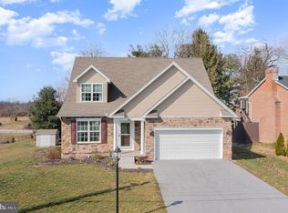 1047 Pearl Dr, Hanover, PA