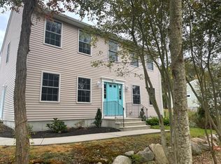 11 Wayne St, Narragansett, RI 02882