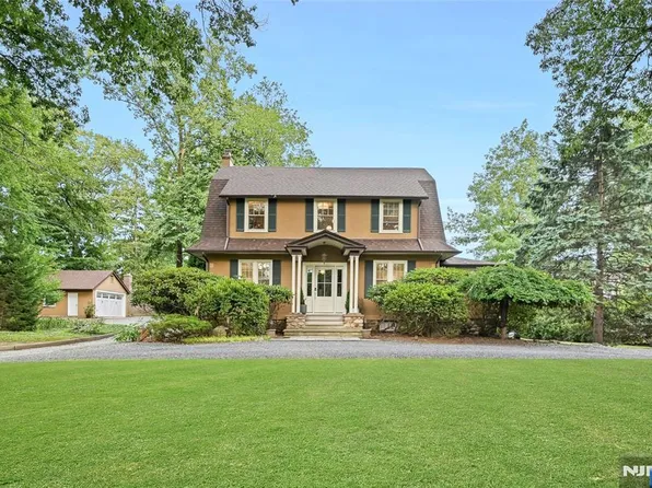 31 4th St, Park Ridge, NJ 07656
