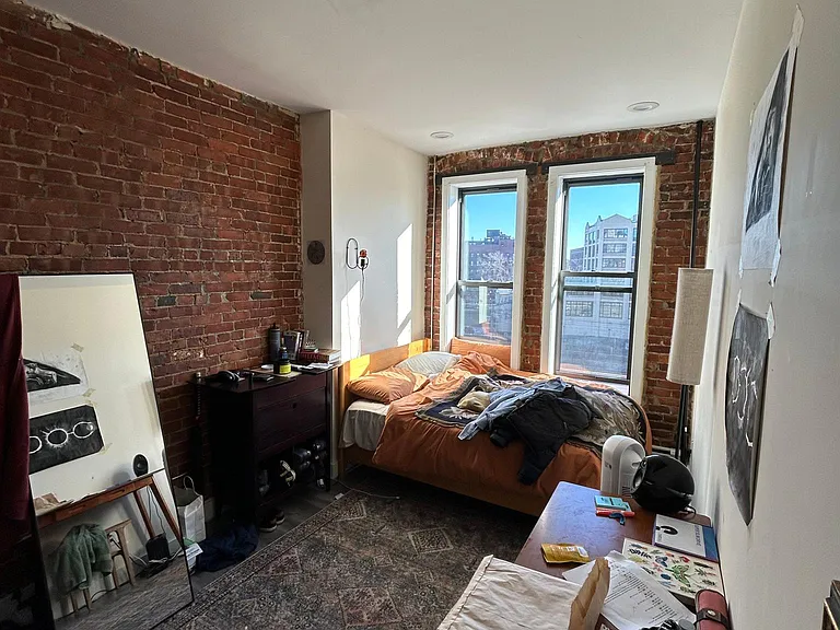 19 Cortes St — Photo 4