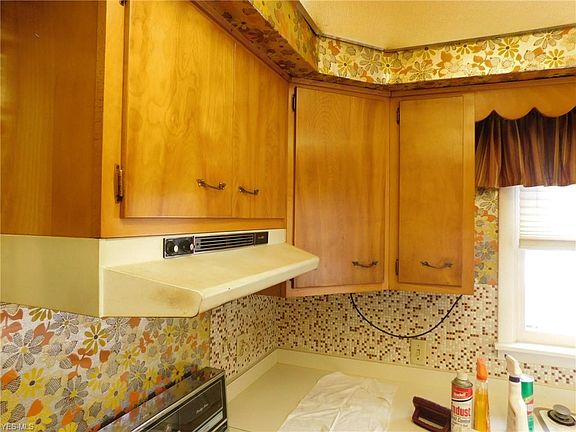 5th image of 3016 Portman Ave