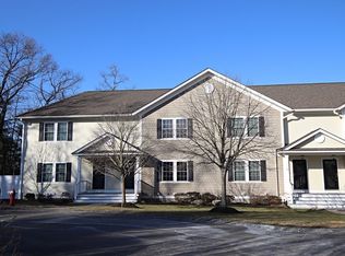 52 Pyburn Rd, Lynnfield, MA 01940