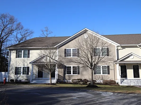 52 Pyburn Rd, Lynnfield, MA 01940