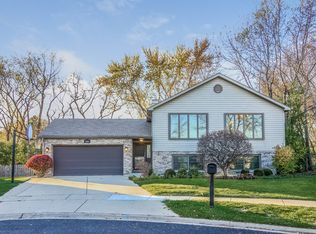 1556 Partridge Cir, Lindenhurst, IL 60046