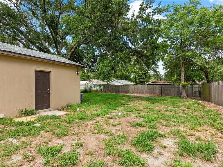 517 Oak St — Photo 23