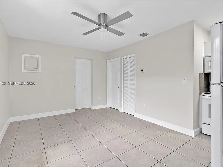 2309 SW 62nd Ave #A — Photo 4