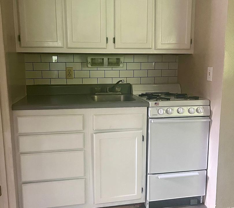 2nd image of 3212 Harry Lee Ln APT 6