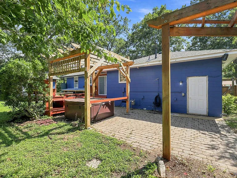 1208 Pineview Ave — Photo 15