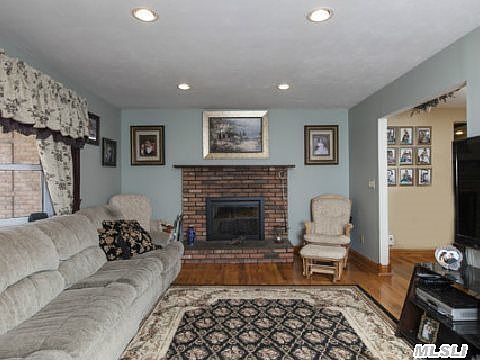 2nd image of 112 Burlington Blvd