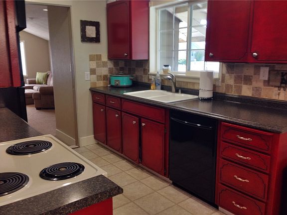5th image of 1203 NE Evergreen Dr