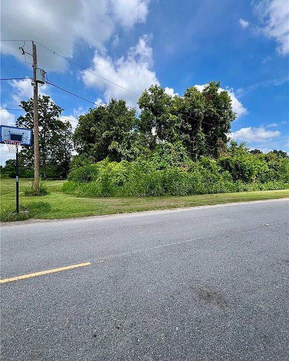 2nd image of E 3rd St