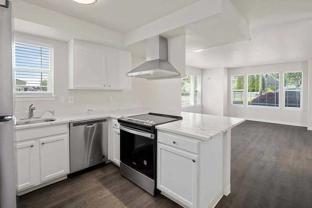 Pine Street Townhomes — Photo 1
