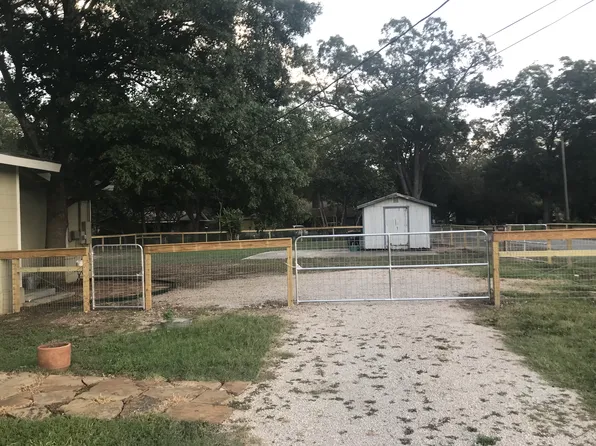 816 Lafayette St, Castroville, TX 78009