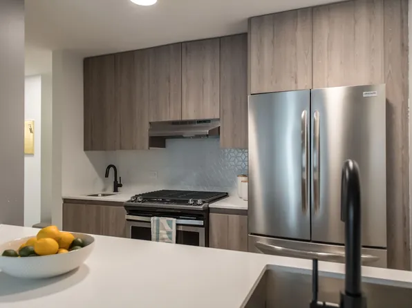 1277 East 14th Street image 2 of 18