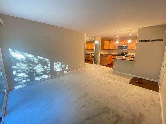 4th image of 101 Kinross Dr APT 1