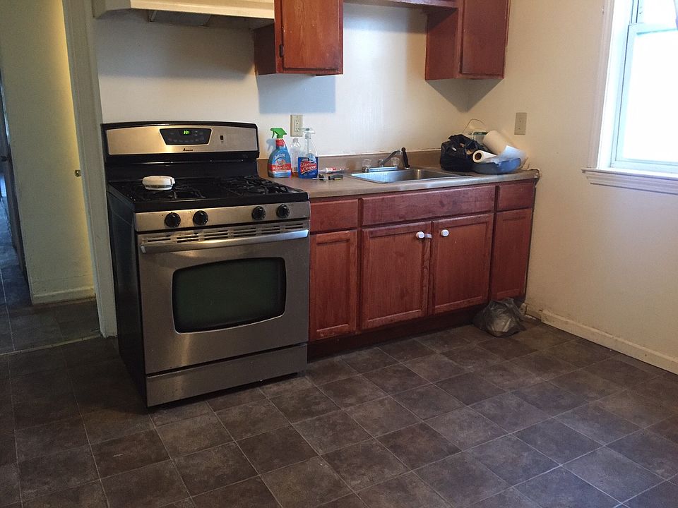 1st image of 78 Huntington St #2