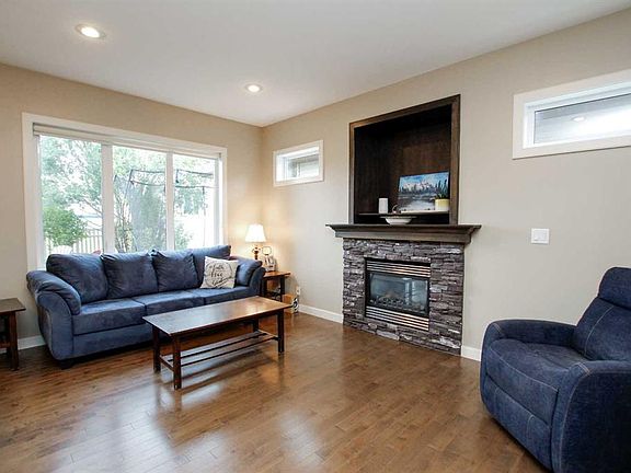 3rd image of 20 S Connaught Cres
