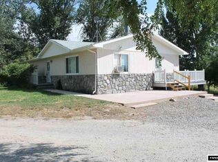 15 Moore Ln, Riverton, WY 82501
