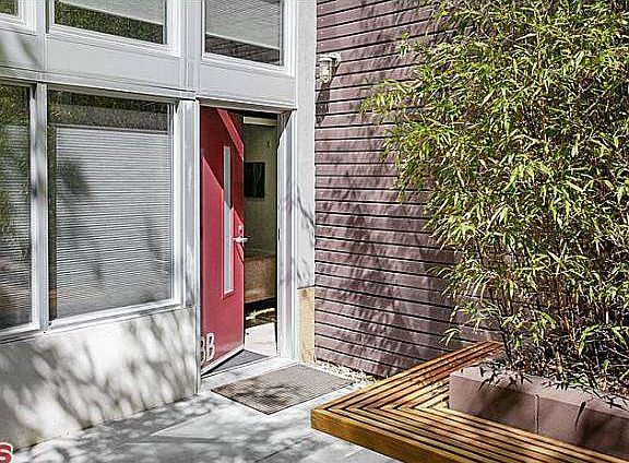 3rd image of 1037 N Laurel Ave APT 8