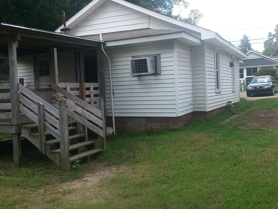 2nd image of 463 Liberty Dr SW