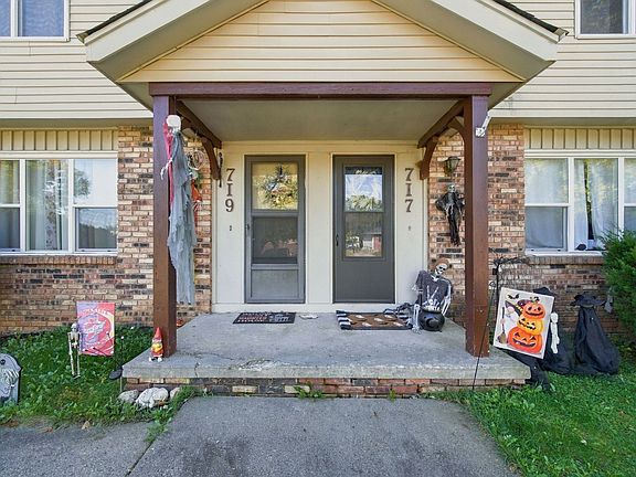 3rd image of 717-719 NE 6th St