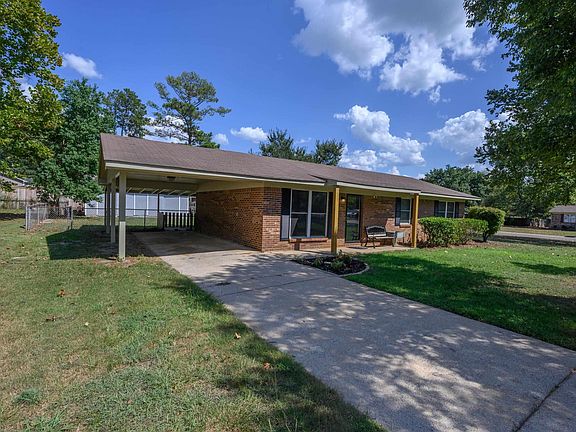 3rd image of 101 Meadowgreen Ln