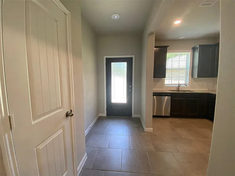 13443 Greenbrier Dr — Photo 3