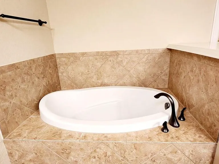 Beautiful large soaking tub 
For a relaxing bubble bath after a hard day