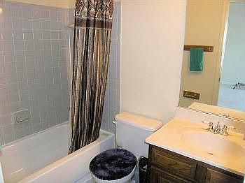 5th image of 6007 Rockton Ct