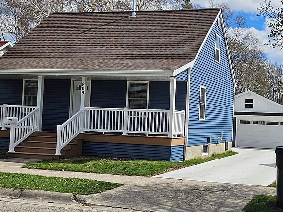 4th image of 809 Quincy St