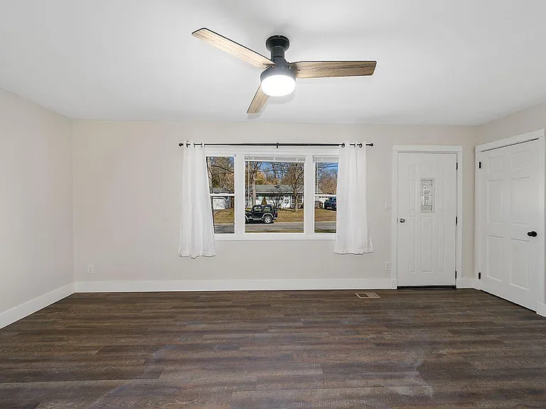 1117 Sunrise Dr — Photo 7